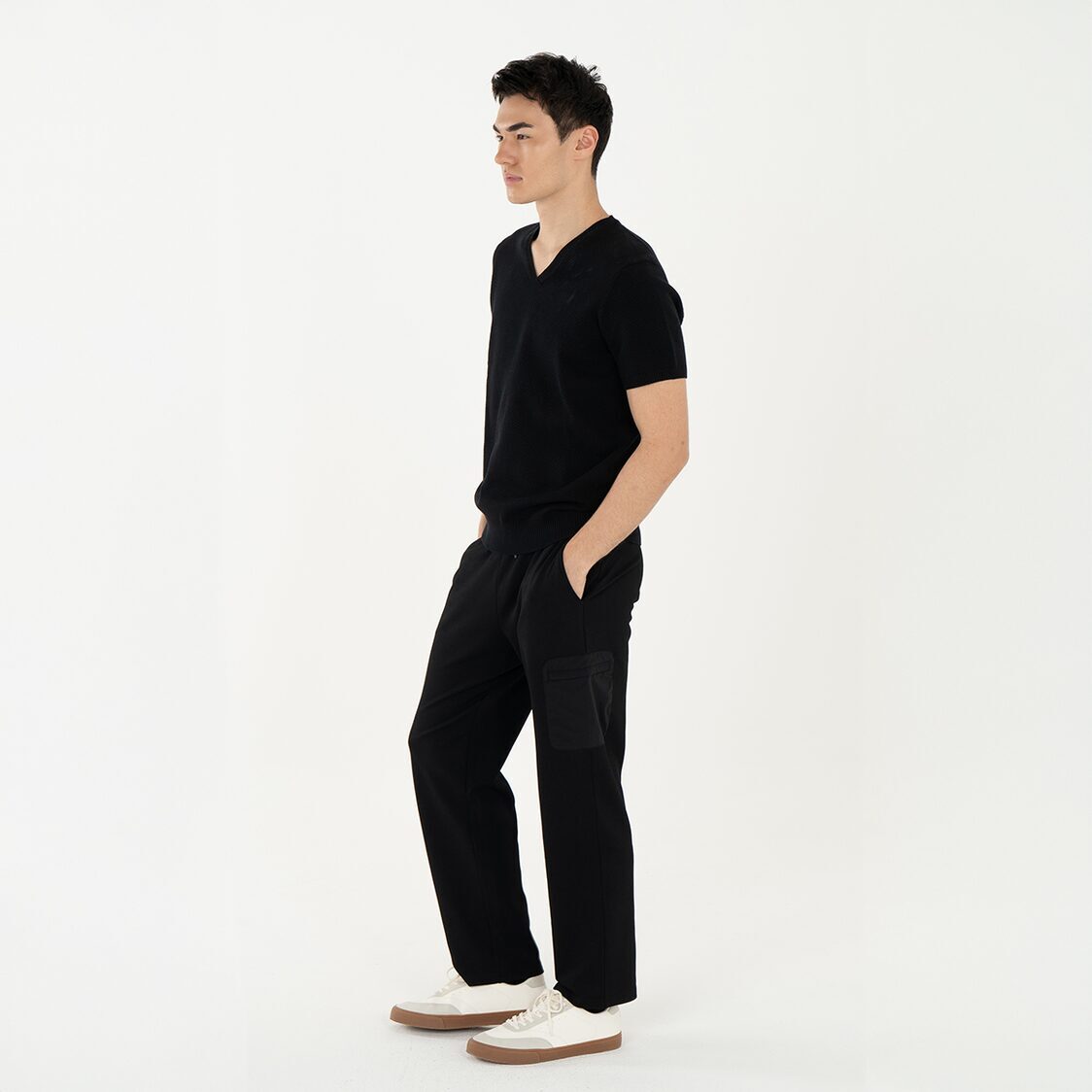 K/WOODS Mens Calmline V-neck - Black