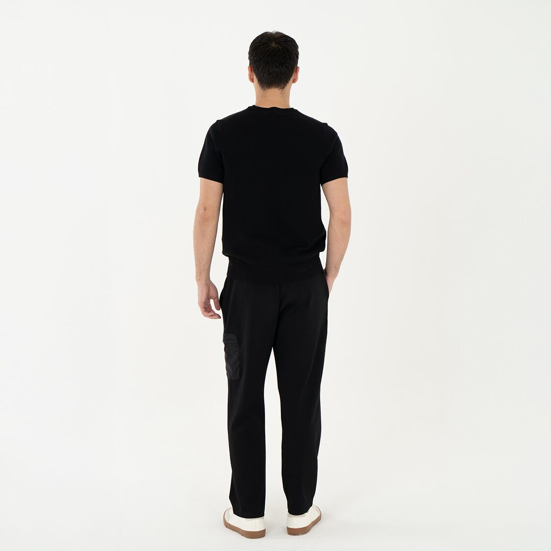 K/WOODS Mens Calmline V-neck - Black