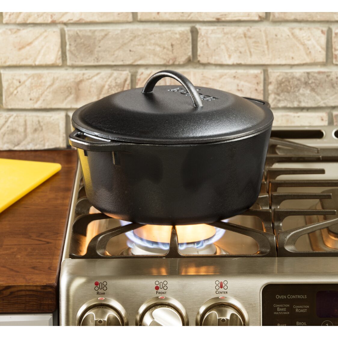 Lodge Seasoned Cast Iron Dutch Oven 5 Quart / 10 Inch (25cm)