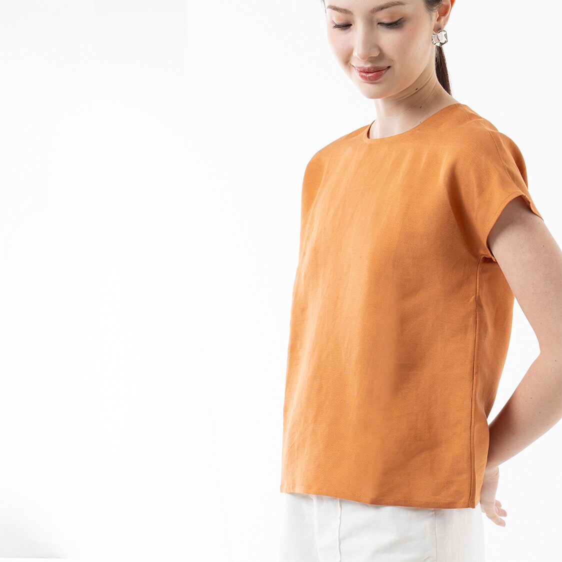 K/WOODS Minimalist Linen Top in Caramel