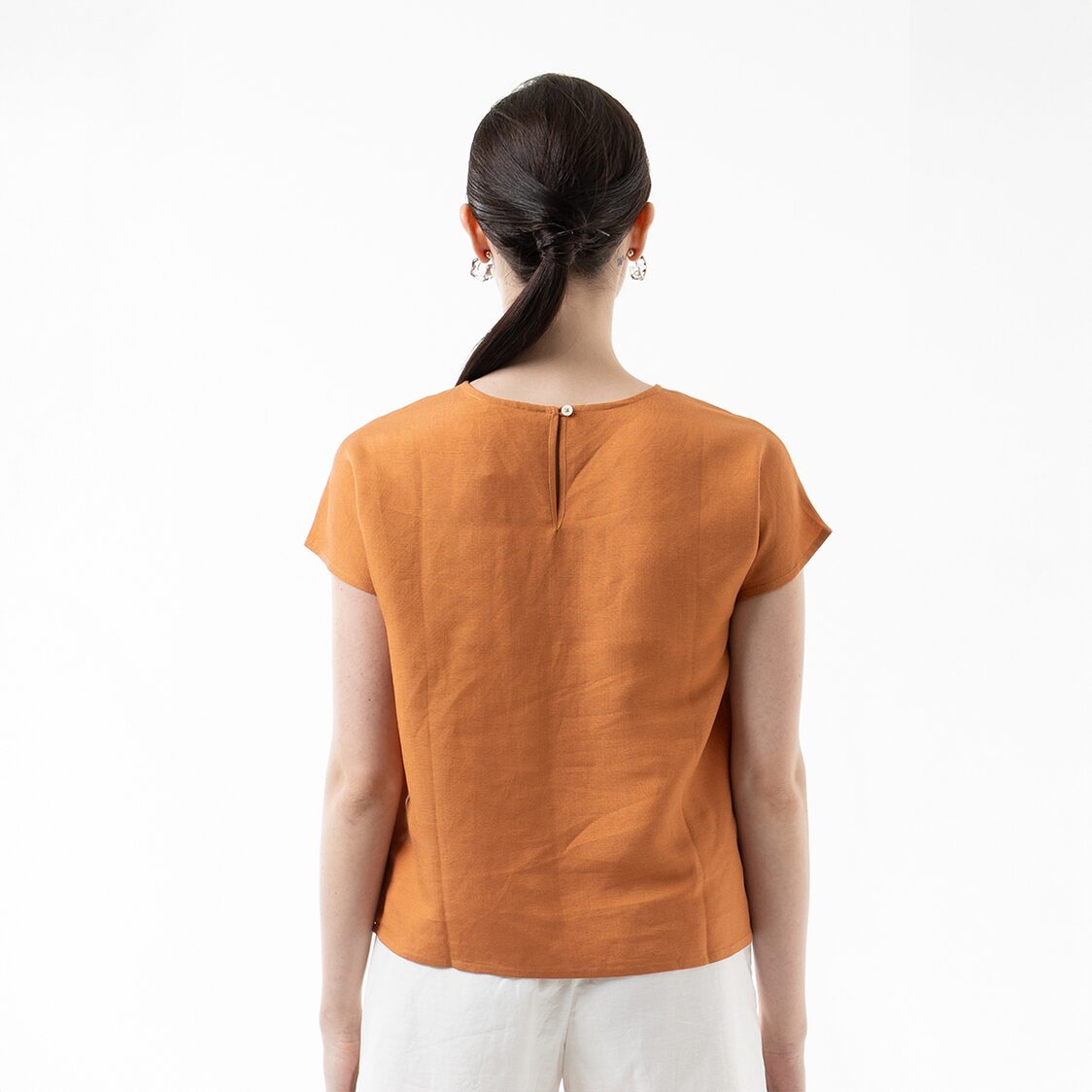 K/WOODS Minimalist Linen Top in Caramel