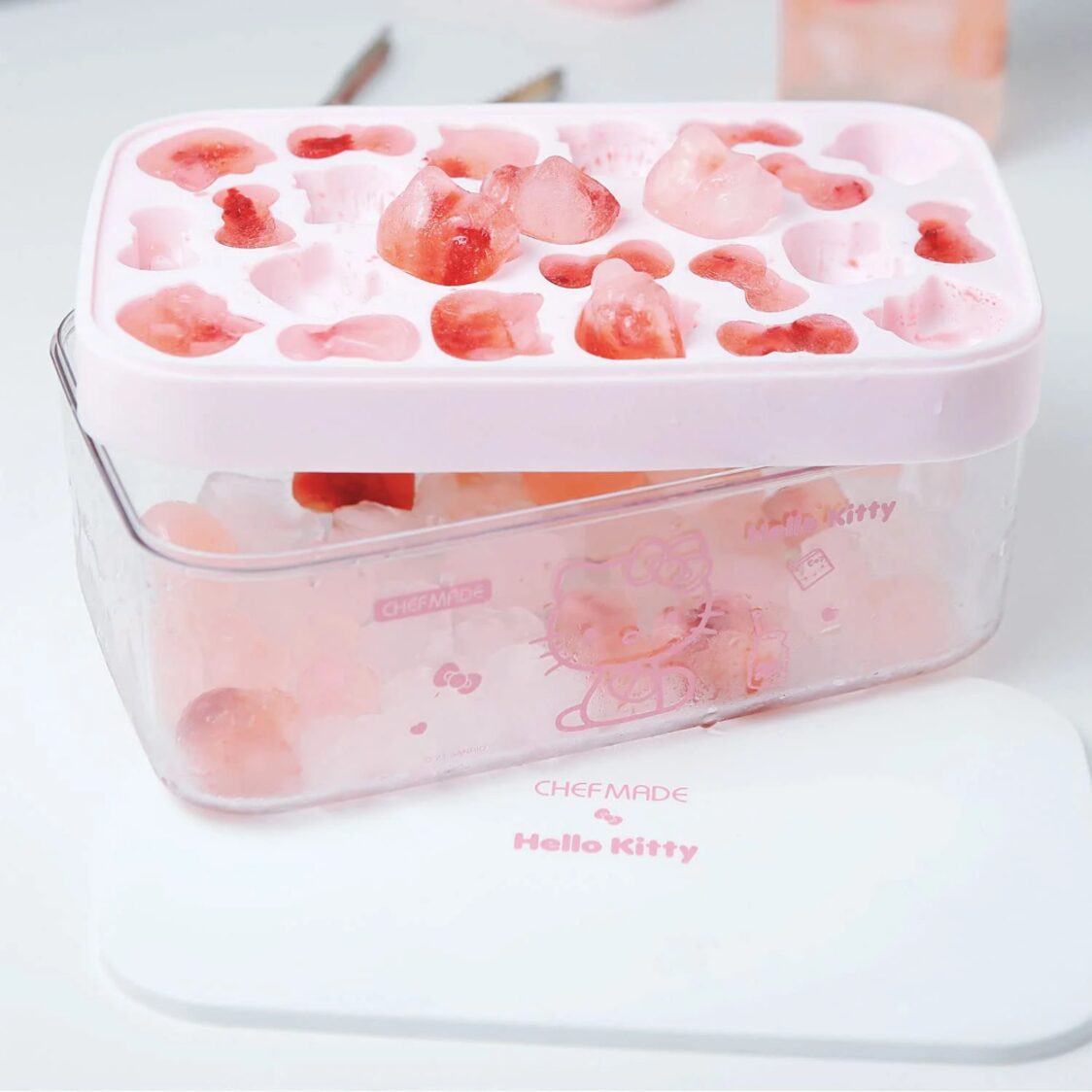 CHEFMADE Hello Kitty Ice Cube Tray with Lid and Bin 1898CM-KT7110
