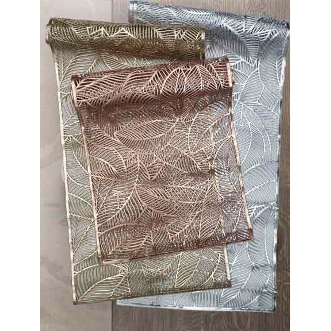 J. Rapee Twine Tablerunner Rose
