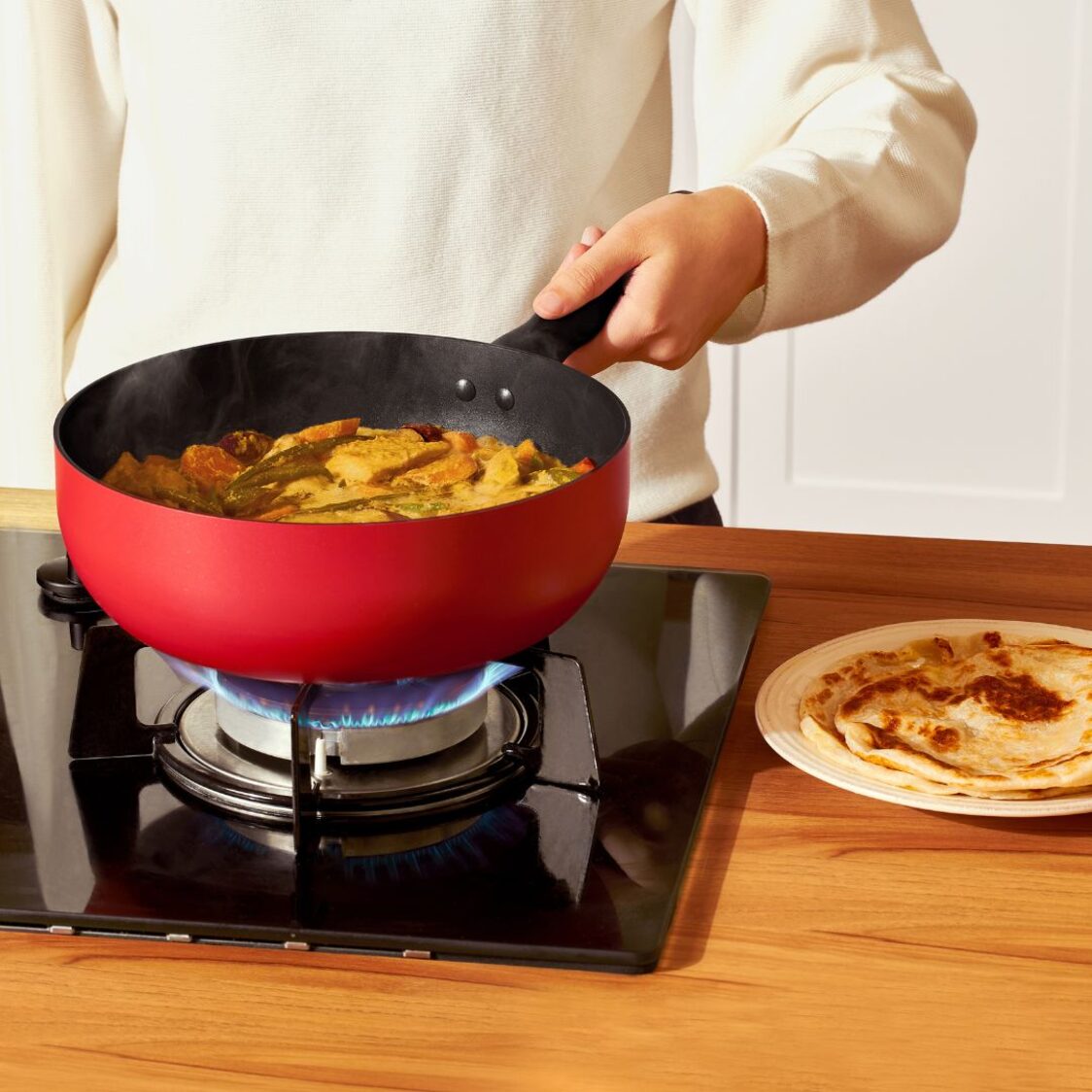 Meyer Bauhaus Nonstick 22cm | 2.1L Roma Red Open Chef's Pan (Induction) 14203