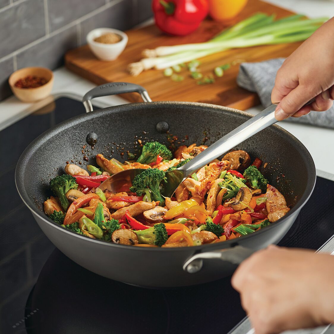 Circulon ScratchDefense A1 26cm/4.3L Covered Chef's Pan with Helping Handle