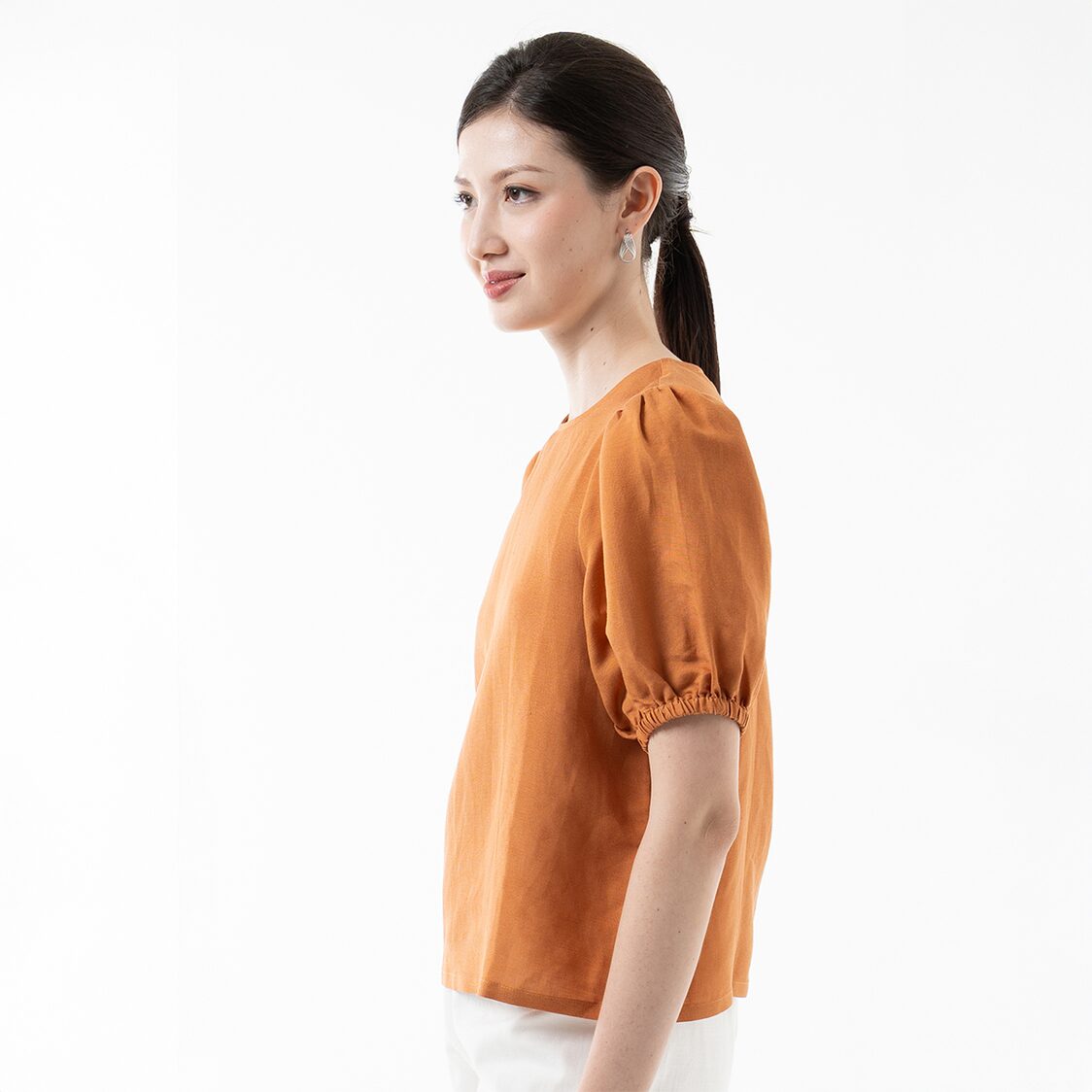 K/WOODS Minimalist Linen Puff Top in Caramel