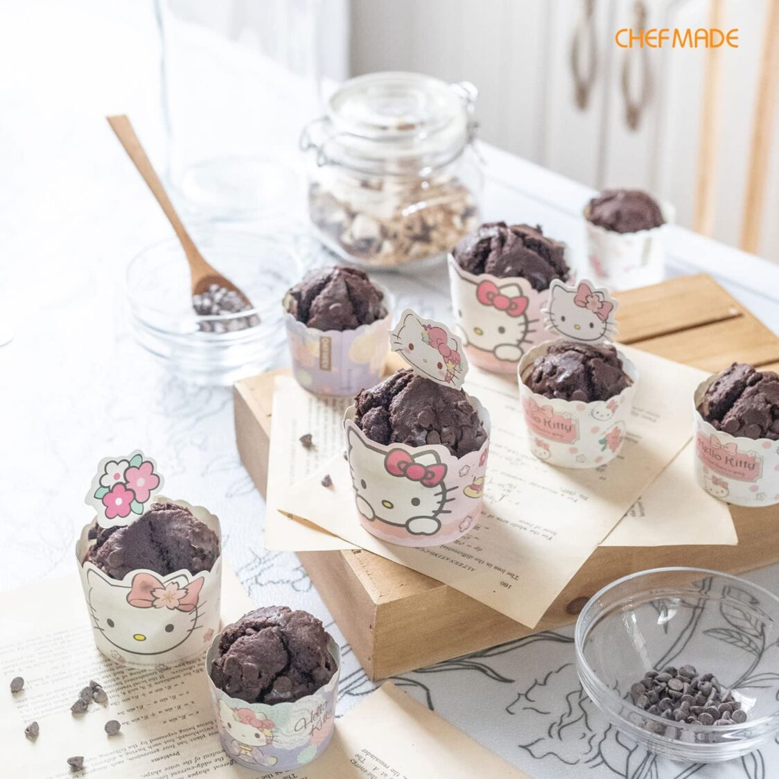 Chefmade Hello Kitty Baking Cups Set Tags (200pcs) + Cup 7x5cm (44pcs) + Cup 6x4.5cm (56pcs) 1898CM-KT7121