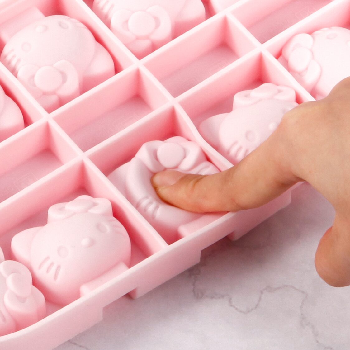 Chefmade Silicone Ice Cream Mould with Lid Hello Kitty - 1898CM-KT7153