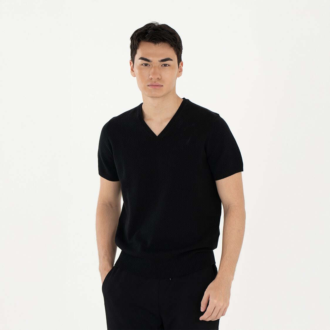 K/WOODS Mens Calmline V-neck  - Black