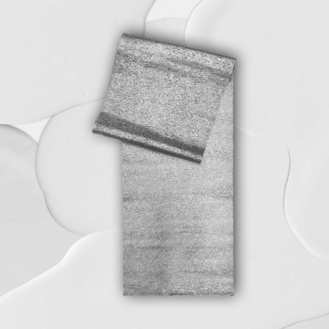 J. Rapee Allure Tablerunner Silver