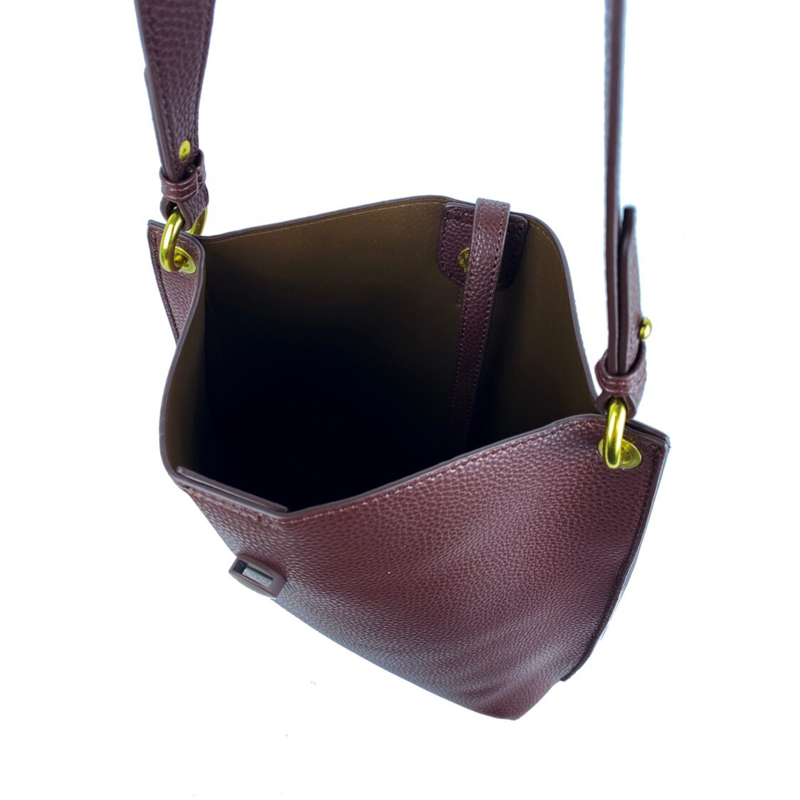Mel&Co Pebbled Sling Bag In Shoulder Bag