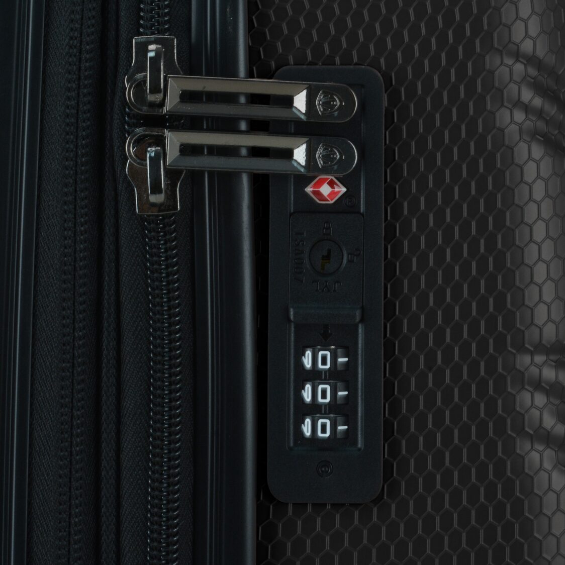 Traveler's Choice Beauvais Set - Black
