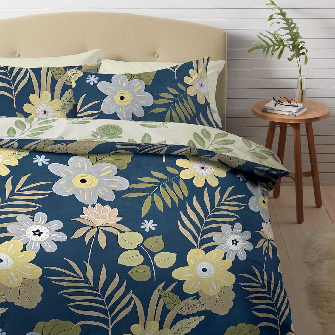 The Gang By Charles Millen College GC06 Charelle Fitted Sheet Set / Comforter