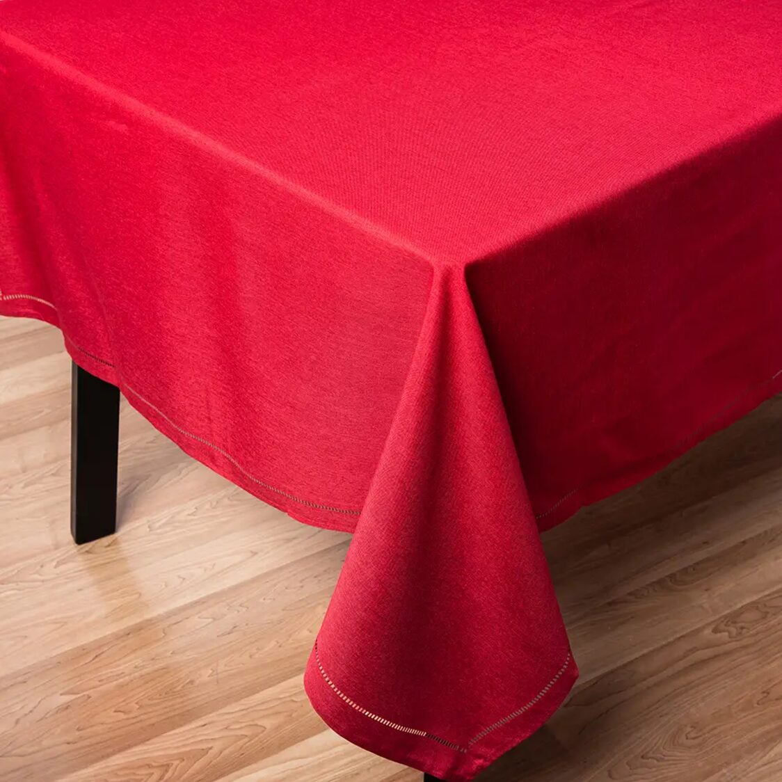 J. Rapee Sonia Tablecloth 150x230 Red