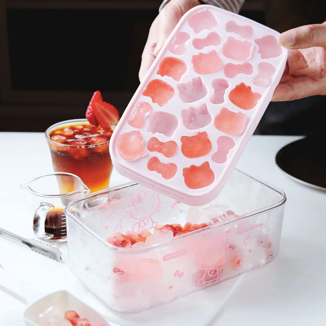 CHEFMADE Hello Kitty Ice Cube Tray with Lid and Bin 1898CM-KT7110