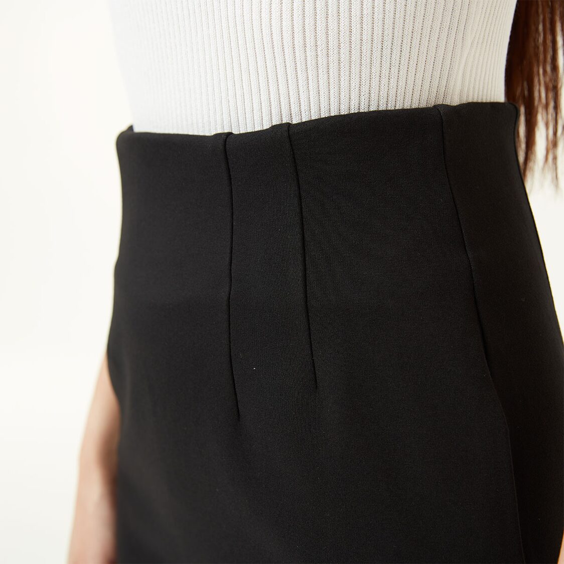 K/WOODS Tummy Tuck Skirt In Black