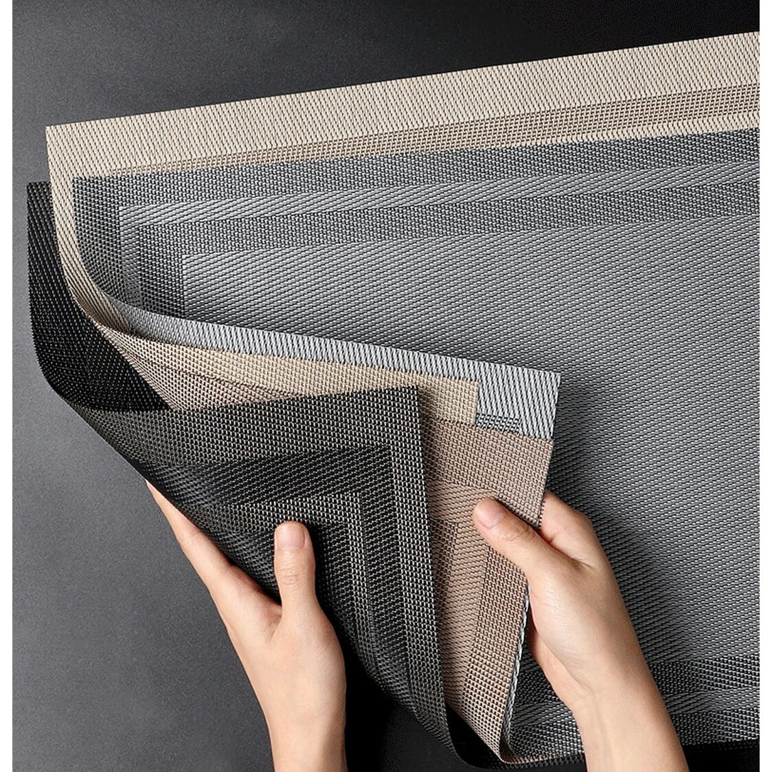 J. Rapee Cornice Placemat Black