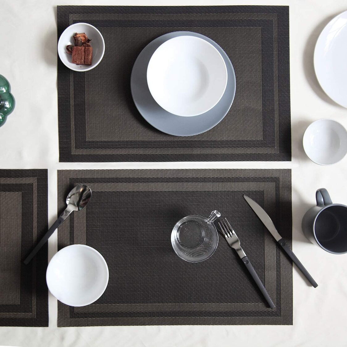 J. Rapee Cornice Placemat Black