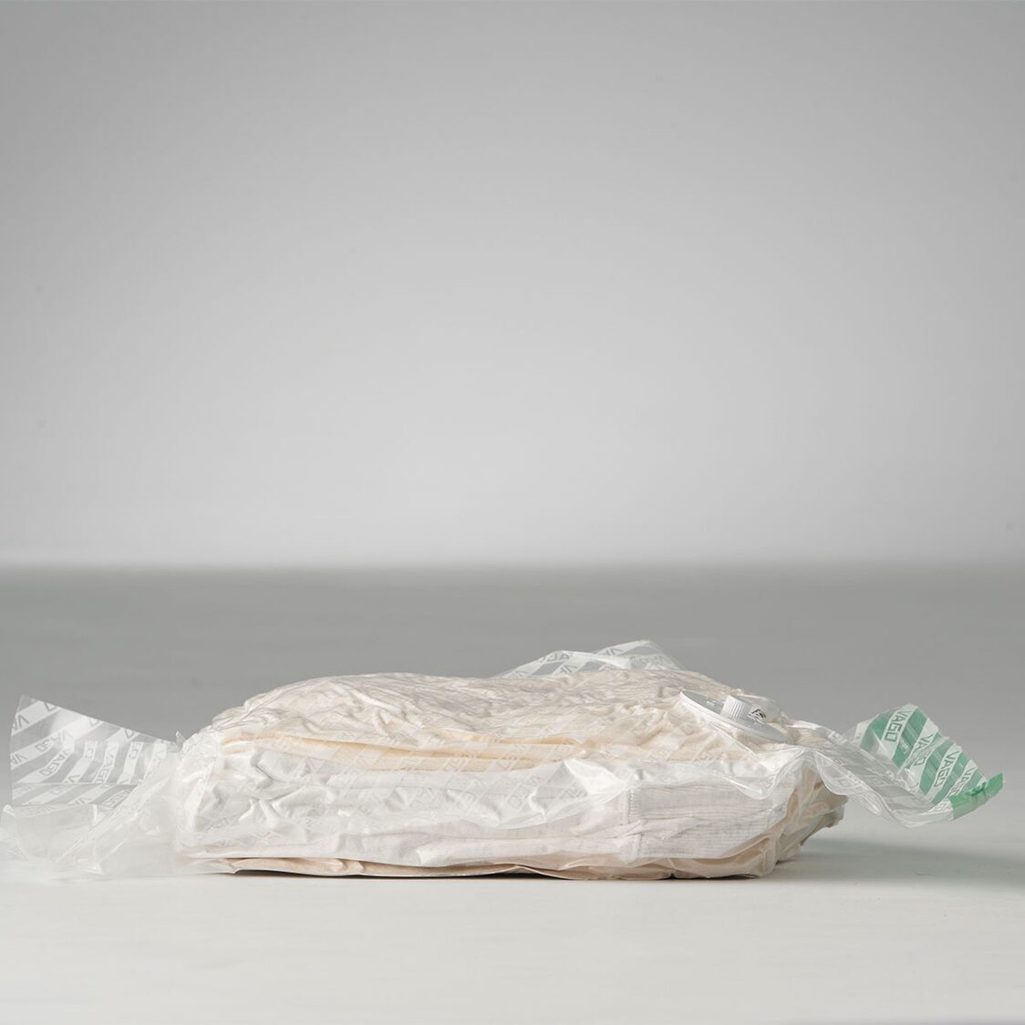 Vago Z Vacuum - White