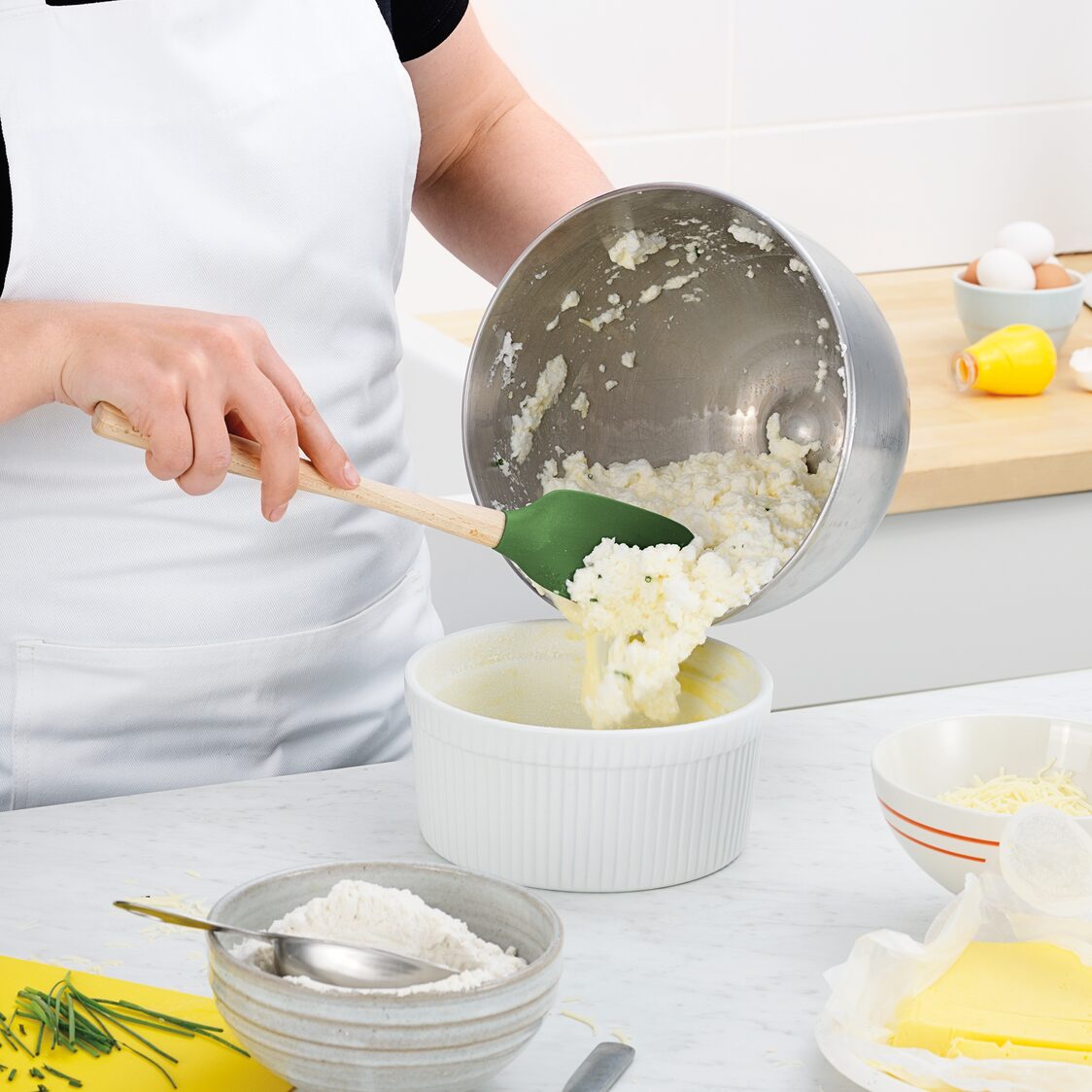 Tovolo Flex-Core WHandled Spoonula Pesto