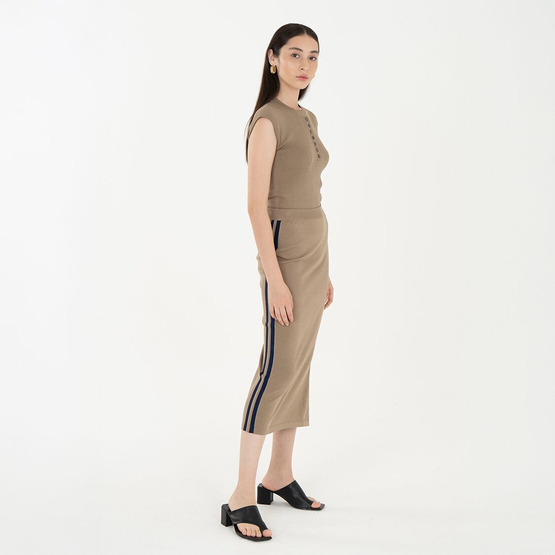 K/WOODS Ice Cool Urban Edge Rib Top in Camel