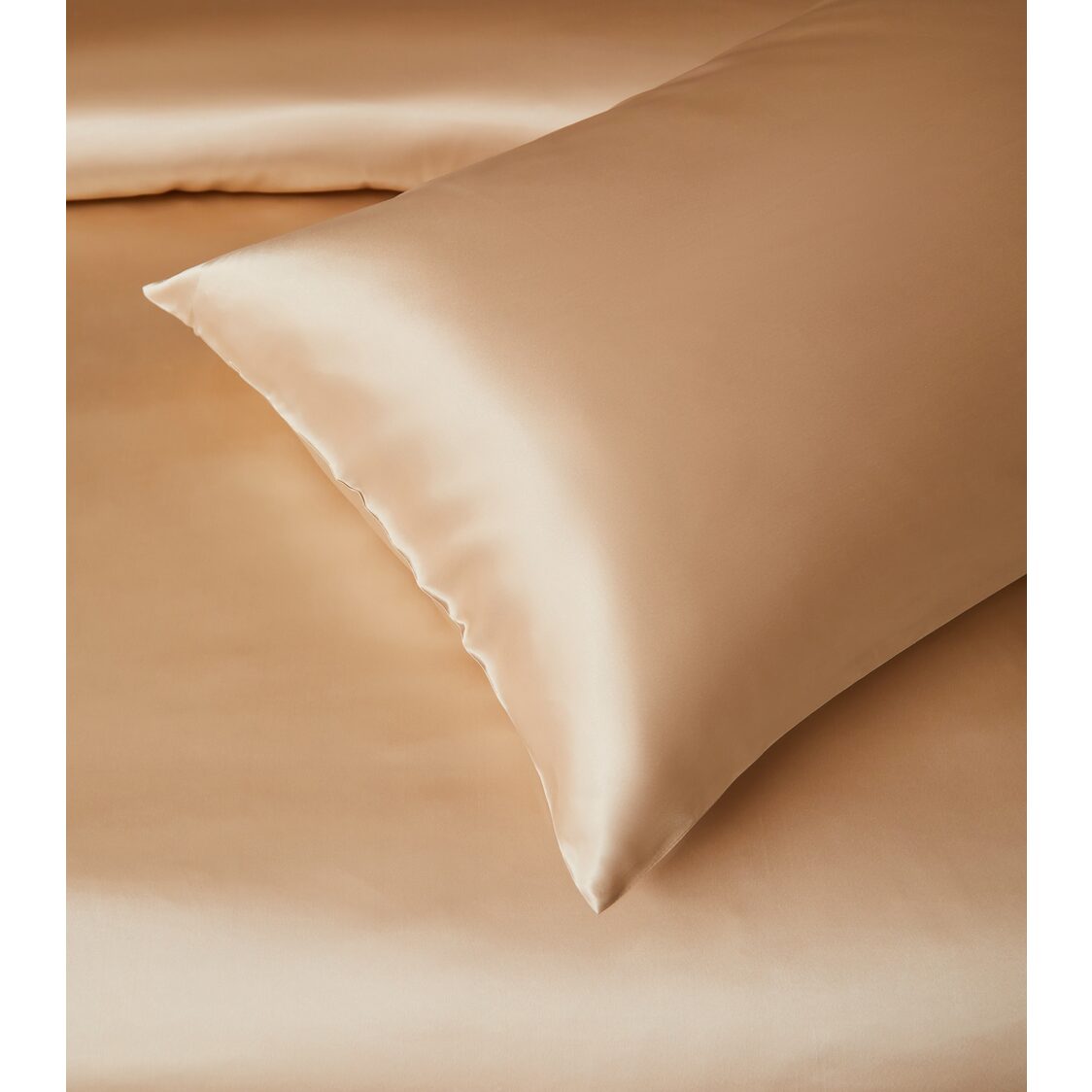 Kinu Silk Lustre Bedset - Light Golden