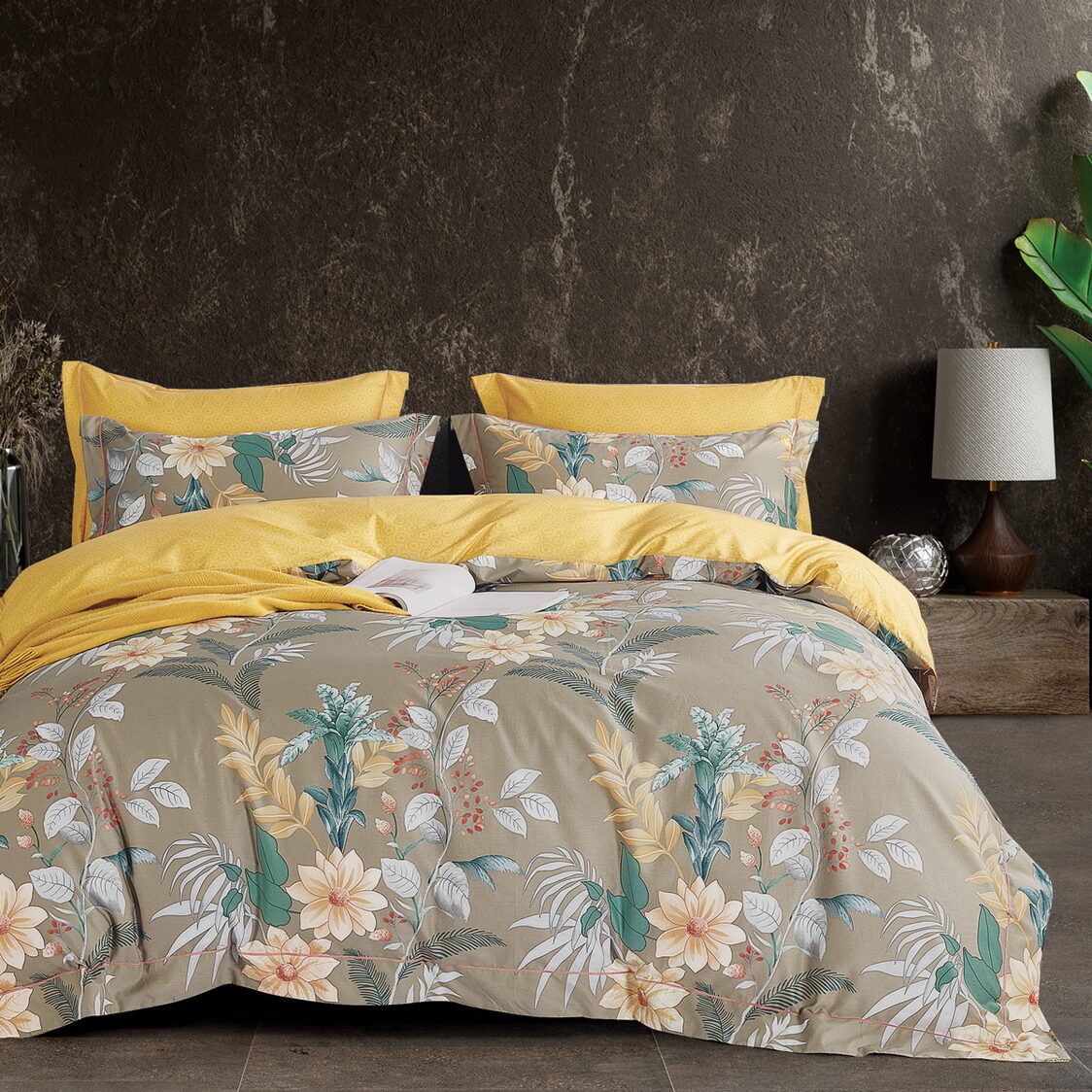 Suzanne Sobelle Bloomsbury 72BR Clarisse (Amber) Deluxe Fitted Sheet Set / Bed Set