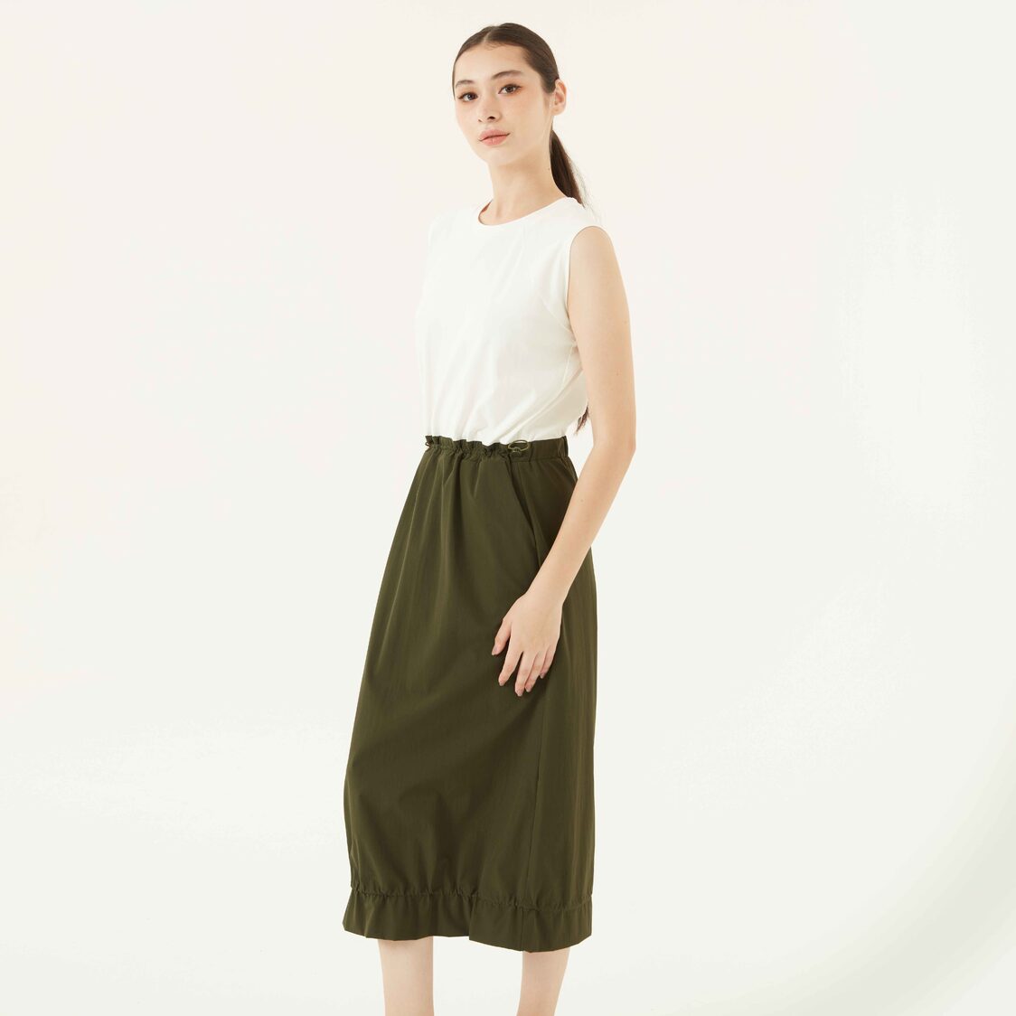 K/WOODS Seeveless Dress In Off White/olive