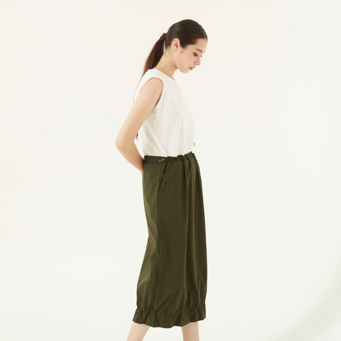 K/WOODS Seeveless Dress In Off White/olive
