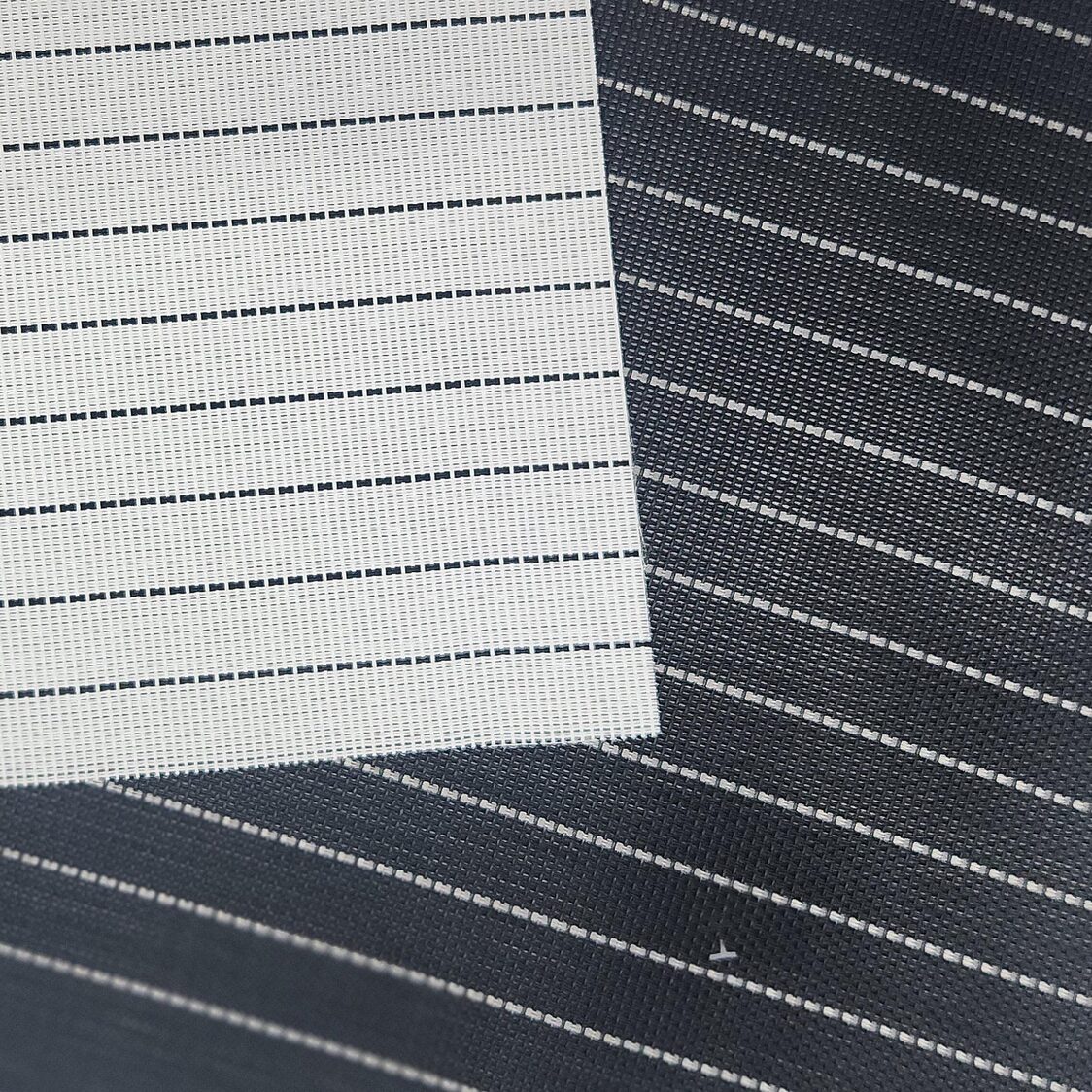 J. Rapee Lines Tablerunner Black