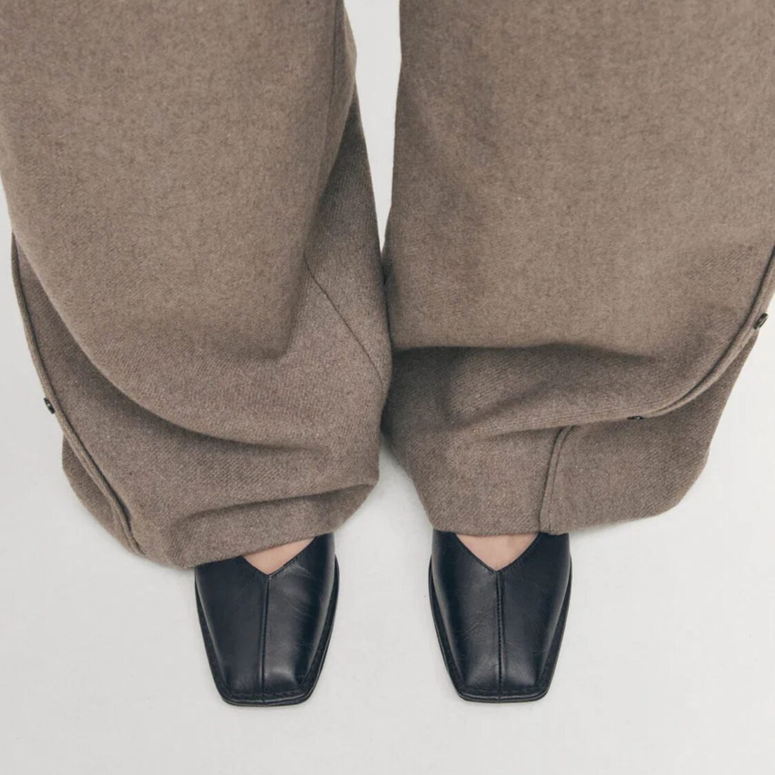 Alohas Sway Ballet Flats Black