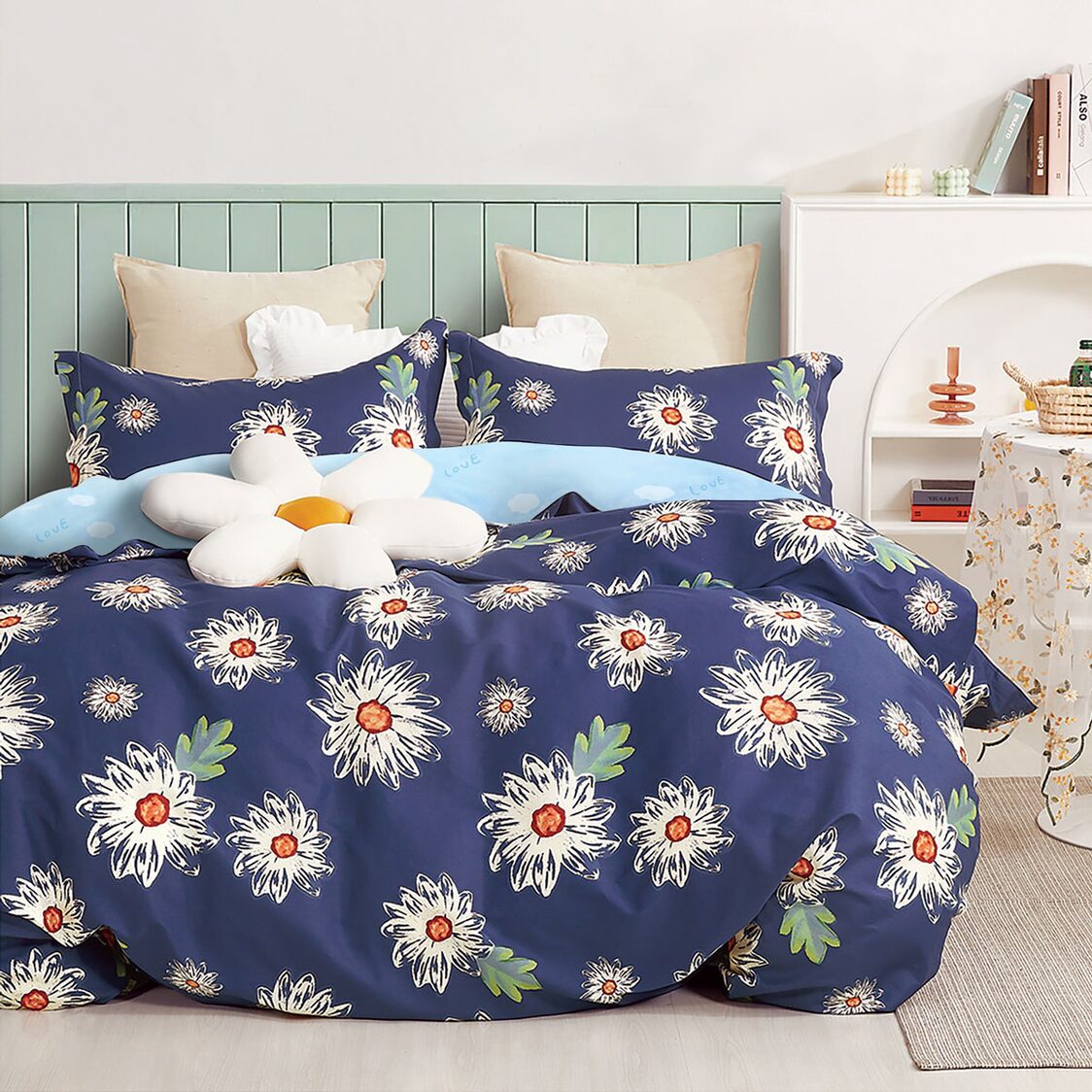 The Gang By Charles Millen College GC01 Nila Fitted Sheet Set / Comforter