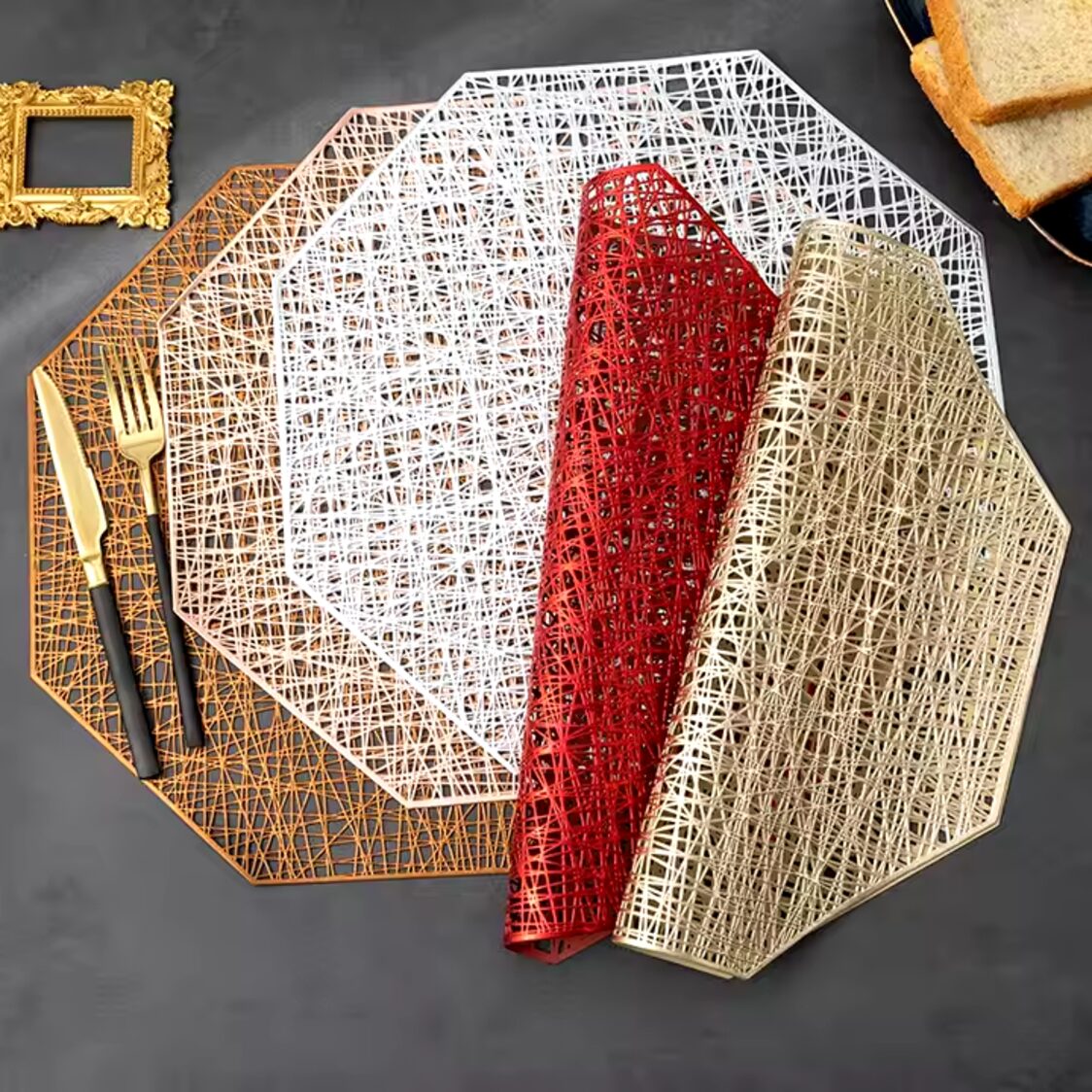 J. Rapee Mode Placemat Gold