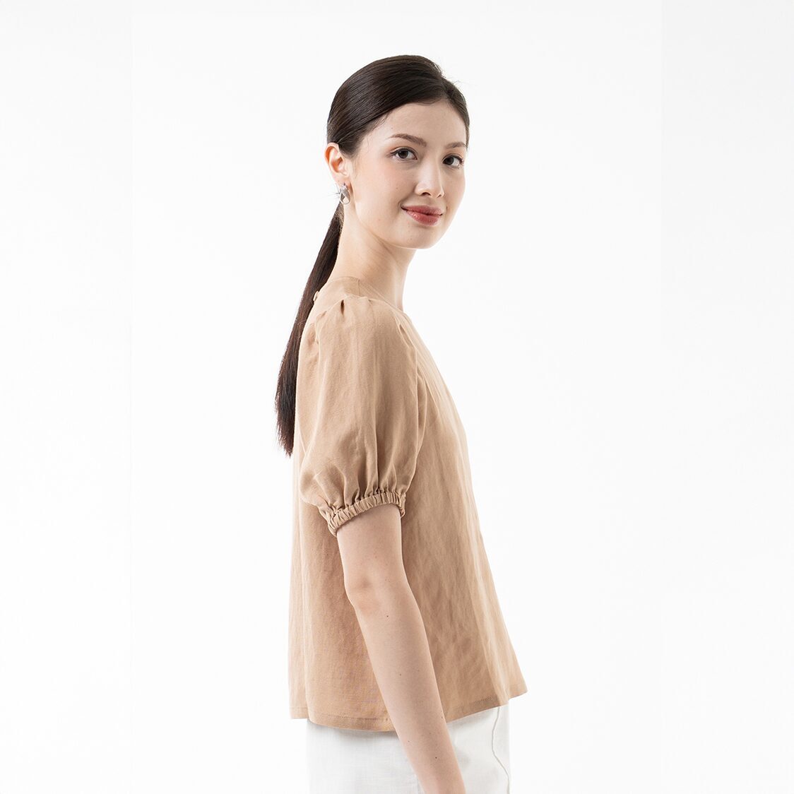 K/WOODS Effortless Puff Top in Sand