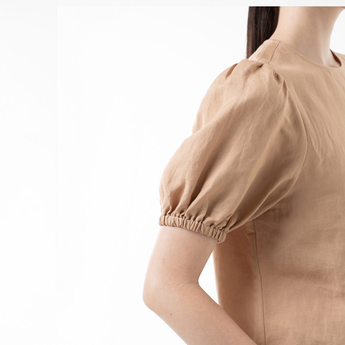 K/WOODS Effortless Puff Top in Sand