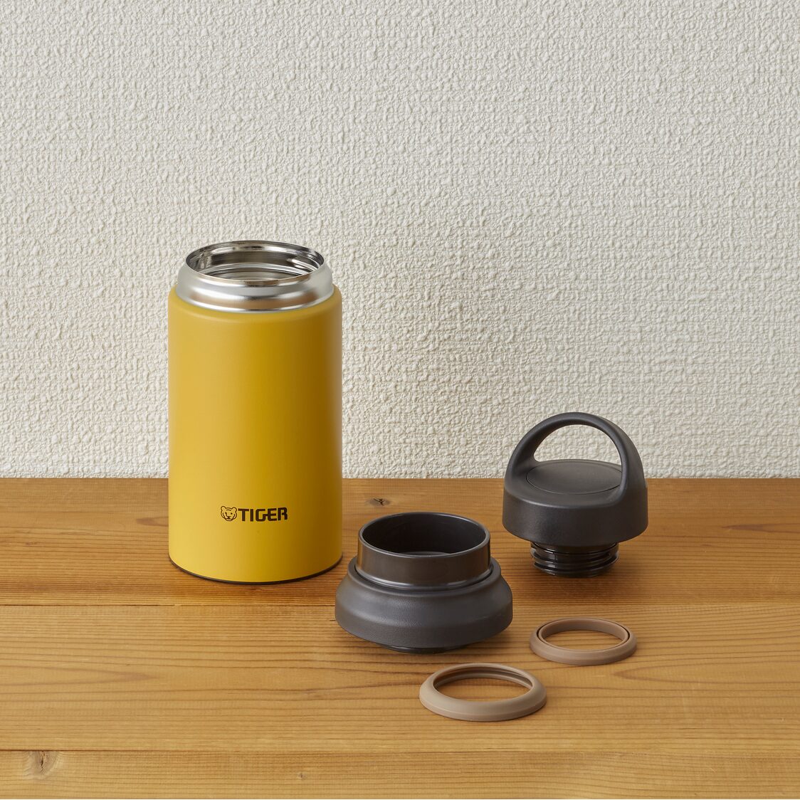 TIGER Anti-Bacterial Double Stainless Steel Bottle 400ml - Bengal Tiger (MCZ-S040 YE)