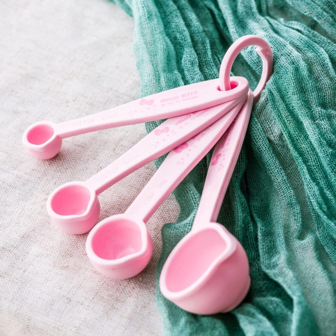 Chefmade PP Measuring Spoon 4Pc 1.2+2.5+5+15Ml Hello Kitty (1898cm-KT7036)