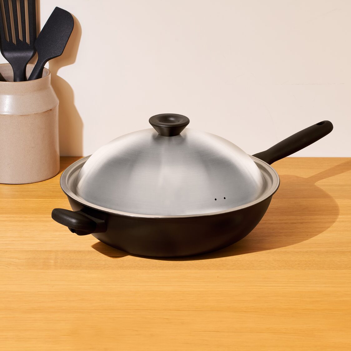 M MIDNIGHT HA IH 32CM/12.75-IN COV STIRFRY W/HH