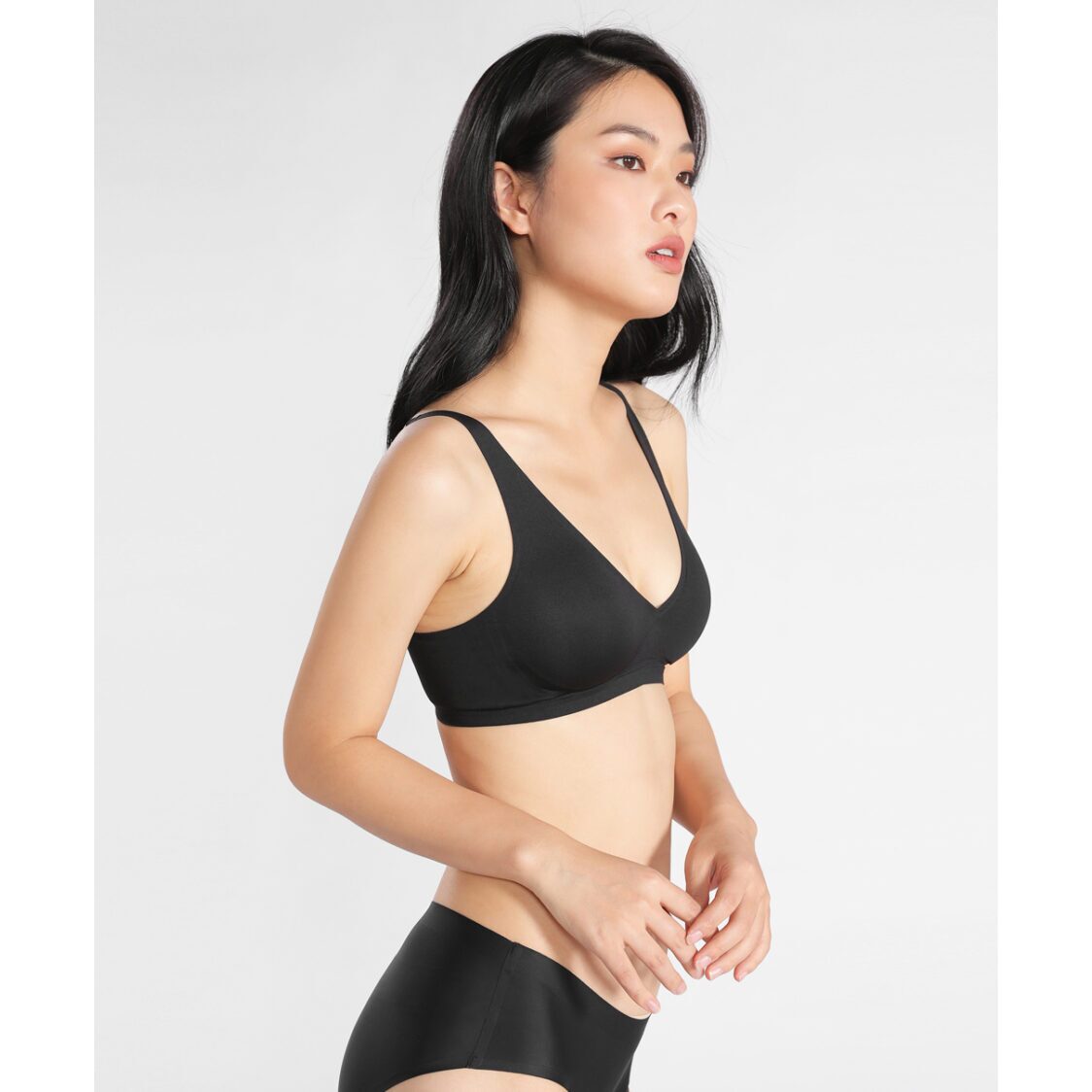 Pierre Cardin Next To Skin Seam Free Plunge Bralette Black 209-2929
