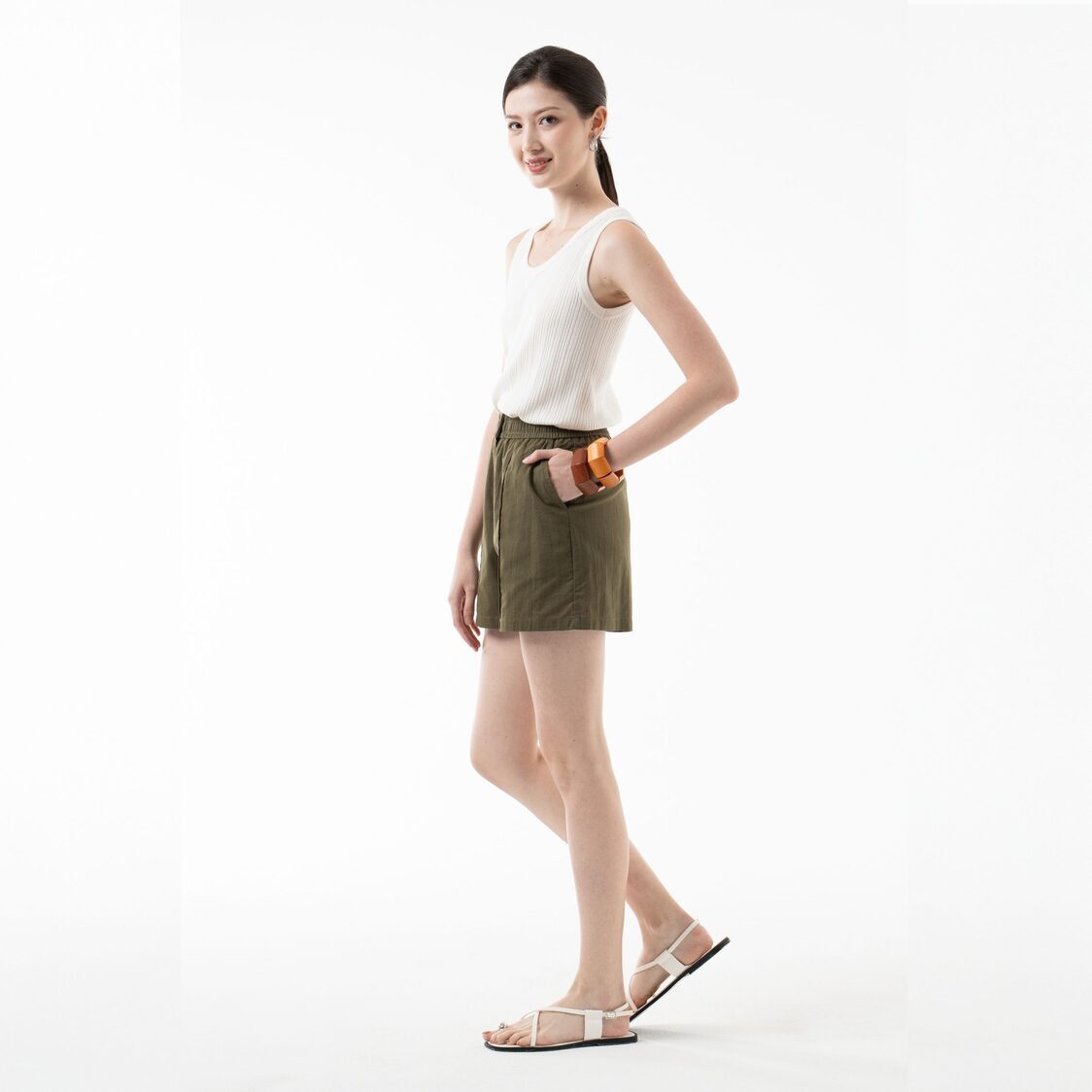 K/WOODS Essential Linen Shorts in Olive